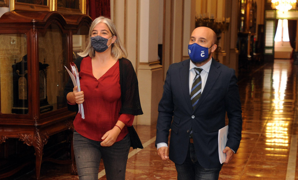 El Gobierno local de A Coruña y Marea Atlántica acuerdan reformar trece impuestos